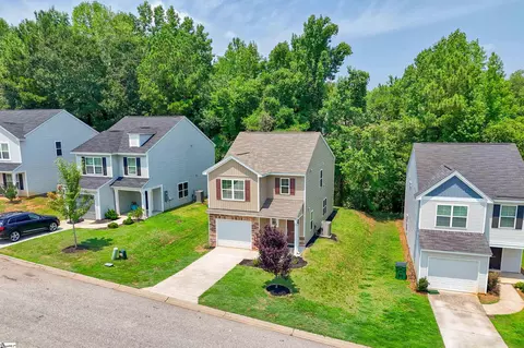 648 Millsgate Cir, Boiling Springs, SC 29316