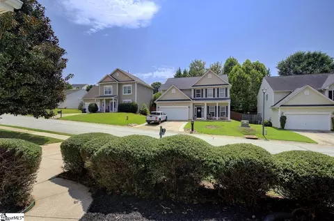 Exterior - 313 Highgate Cir, Greer, SC 29650 photo 7 of 10
