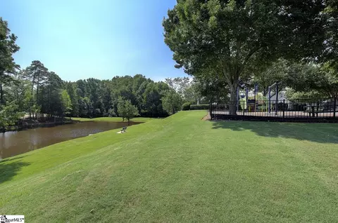 Exterior - 313 Highgate Cir, Greer, SC 29650 photo 8 of 10
