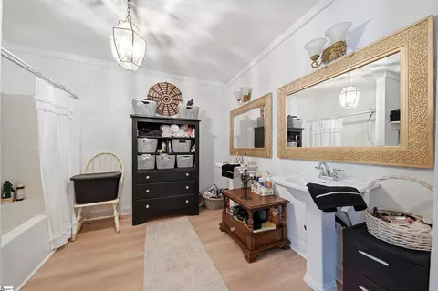 Bath - 124 E Mcgee St, Honea Path, SC 29654 photo 3 of 5