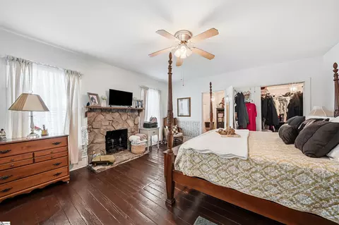 Bedroom - 124 E Mcgee St, Honea Path, SC 29654 photo 3 of 7