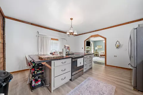 Kitchen - 124 E Mcgee St, Honea Path, SC 29654 photo 3 of 5