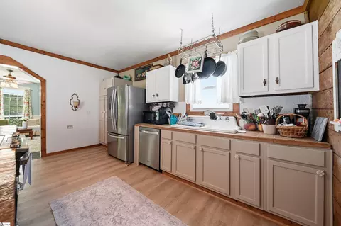 Kitchen - 124 E Mcgee St, Honea Path, SC 29654 photo 4 of 5