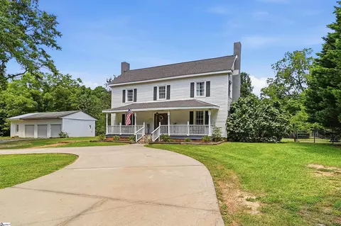 Exterior - 124 E Mcgee St, Honea Path, SC 29654 photo 3 of 10