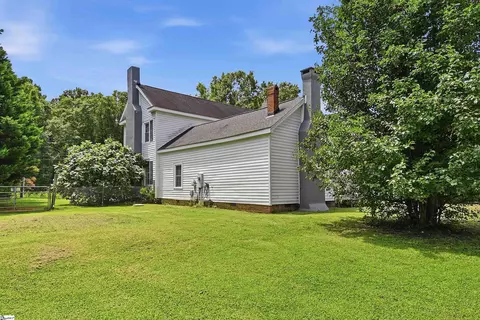 Exterior - 124 E Mcgee St, Honea Path, SC 29654 photo 7 of 10