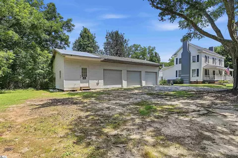 Exterior - 124 E Mcgee St, Honea Path, SC 29654 photo 6 of 10