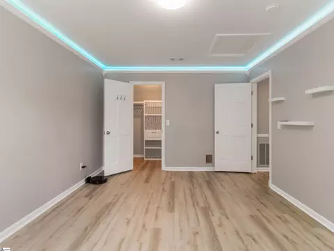 Bedroom - 371 Davis Rd, Pelzer, SC 29669 photo 2 of 3