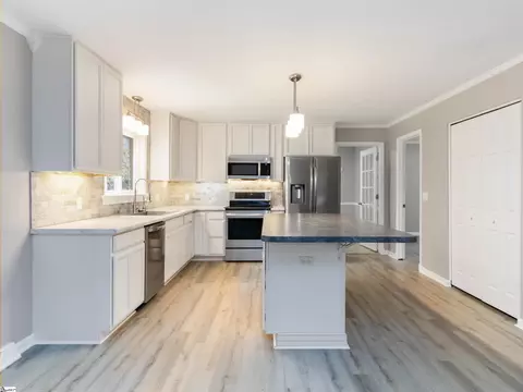 Kitchen - 371 Davis Rd, Pelzer, SC 29669 photo 2 of 5