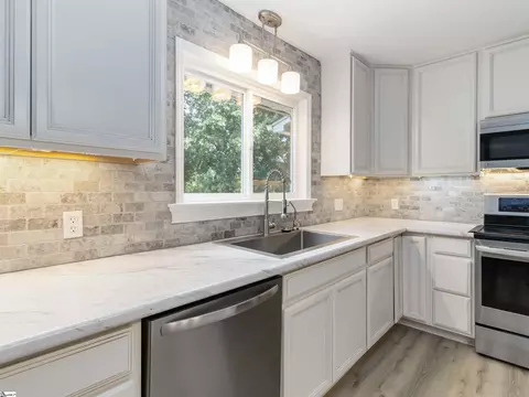 Kitchen - 371 Davis Rd, Pelzer, SC 29669 photo 5 of 5