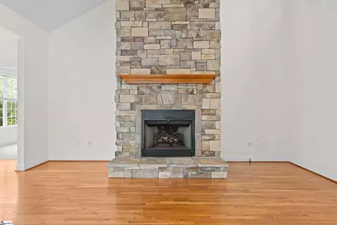 Living - 6 Aldgate Way, Greer, SC 29650 photo 6 of 7