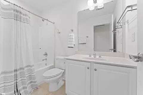 Bath - 6 Aldgate Way, Greer, SC 29650 photo 5 of 5