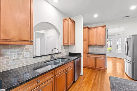 Kitchen - 6 Aldgate Way, Greer, SC 29650 photo 3 of 4