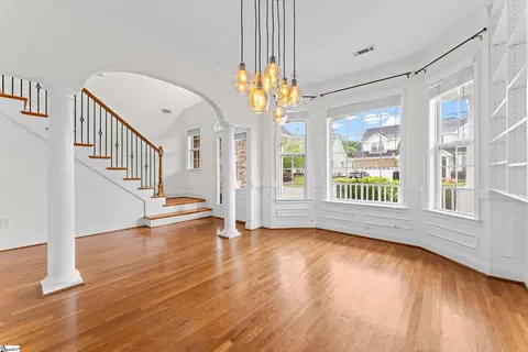 Living - 6 Aldgate Way, Greer, SC 29650 photo 2 of 7