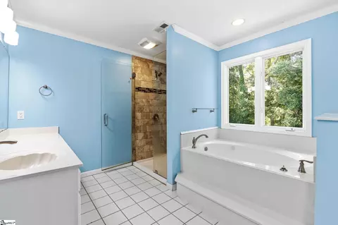 Bath - 7 Shadetree Ct, Greer, SC 29651 photo 1 of 5