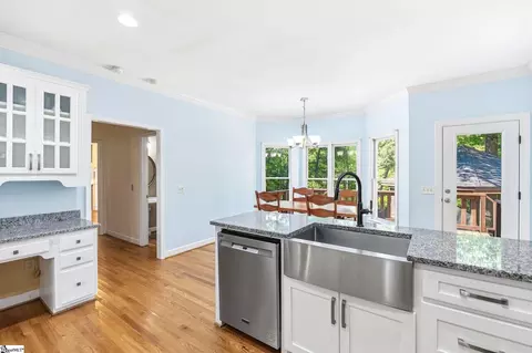 Kitchen - 7 Shadetree Ct, Greer, SC 29651 photo 3 of 4