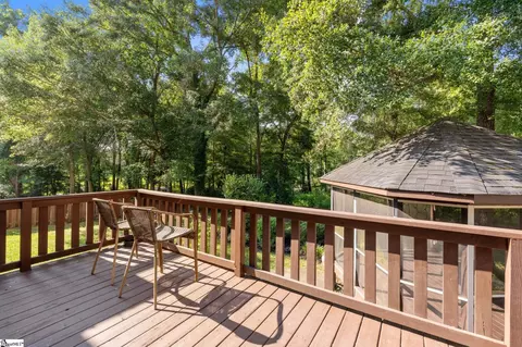 Exterior - 7 Shadetree Ct, Greer, SC 29651 photo 2 of 11