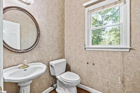 Bath - 7 Shadetree Ct, Greer, SC 29651 photo 5 of 5