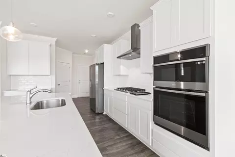 Kitchen - 28 Bramall Dr, Greer, SC 29651 photo 3 of 5