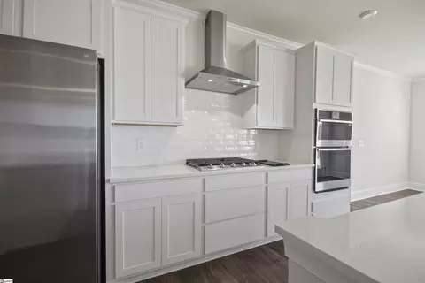 Kitchen - 28 Bramall Dr, Greer, SC 29651 photo 5 of 5