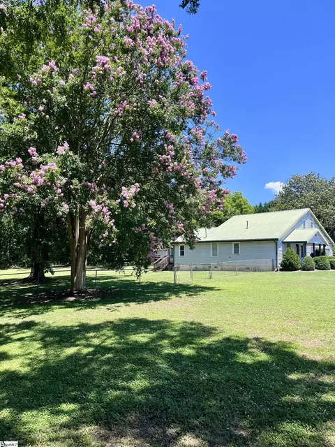 2576 Park Rd, Fountain Inn, SC 29644