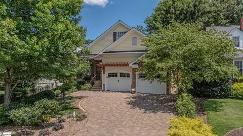 13 Ottaway Dr, Greenville, SC 29605