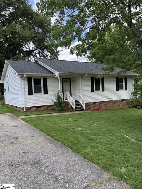 503 Garrett St, Fountain Inn, SC 29644