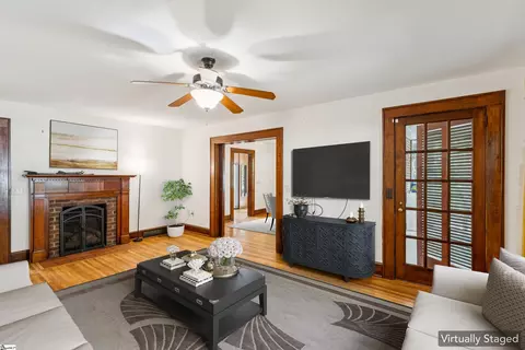 Living - 321 S Pine St, Walhalla, SC 29691 photo 2 of 2