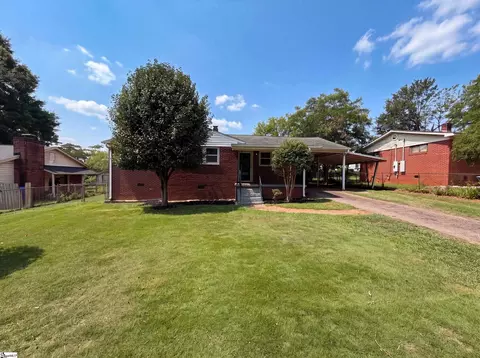 16 Gardenia Dr, Greenville, SC 29617