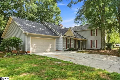 Exterior - 200 E Shefford St, Greer, SC 29650 photo 3 of 9