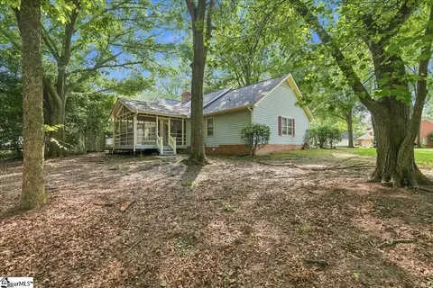 Exterior - 200 E Shefford St, Greer, SC 29650 photo 9 of 9
