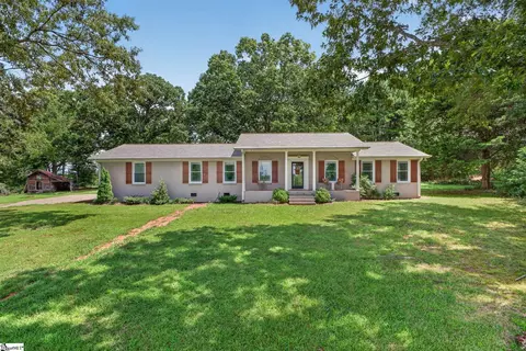 2018 Knighton Chapel Rd, Fountain Inn, SC 29644