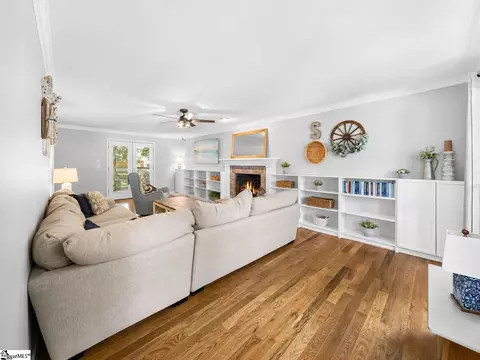 Living - 8 River Way Dr, Greer, SC 29651 photo 1 of 3