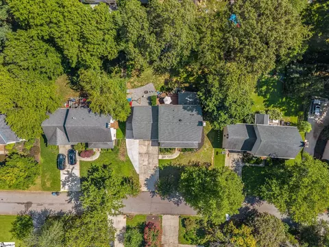View/Area - 8 River Way Dr, Greer, SC 29651 photo 1 of 4