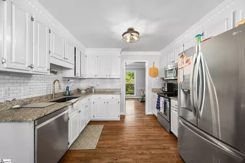 Kitchen - 8 River Way Dr, Greer, SC 29651 photo 1 of 3