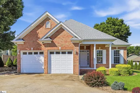 404 Gallop Ct, Greenville, SC 29617