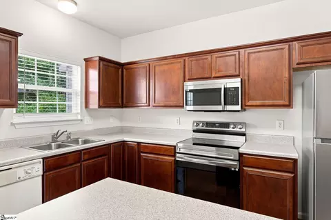 Kitchen - 154 Spring Crossing Cir, Greer, SC 29650 photo 4 of 4