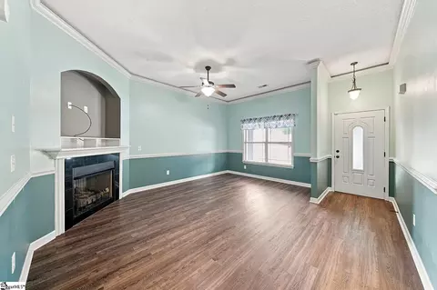 Living - 560 Semillon Ln, Moore, SC 29369 photo 3 of 6