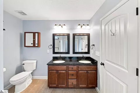 Bath - 560 Semillon Ln, Moore, SC 29369 photo 2 of 4