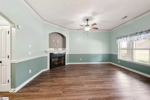 Living - 560 Semillon Ln, Moore, SC 29369 photo 2 of 6