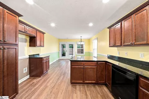 Kitchen - 560 Semillon Ln, Moore, SC 29369 photo 3 of 4
