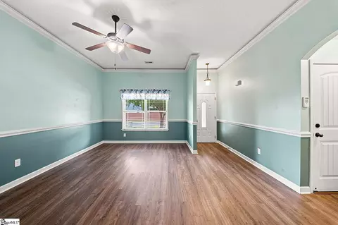 Living - 560 Semillon Ln, Moore, SC 29369 photo 4 of 6