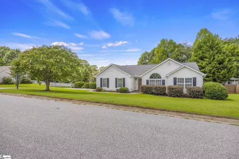 2 Avebury Ct, Travelers Rest, SC 29690