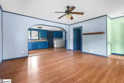 Living - 6 Lyman St, Pelzer, SC 29669 photo 3 of 4