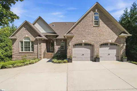 132 Neal Pointe Dr, Chesnee, SC 29323
