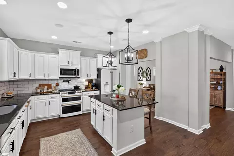 Kitchen - 716 Stilmore Dr, Duncan, SC 29334 photo 1 of 4