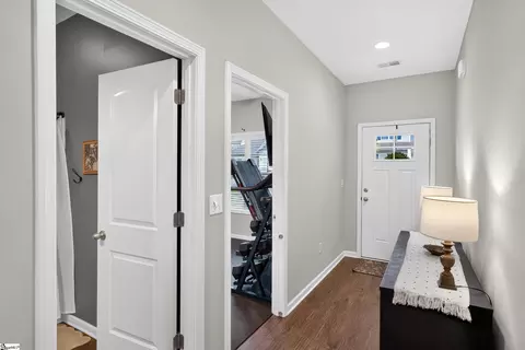 Entry Way - 716 Stilmore Dr, Duncan, SC 29334 photo 2 of 6