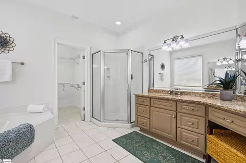 Bath - 210 Steadman Way, Greer, SC 29650 photo 2 of 7