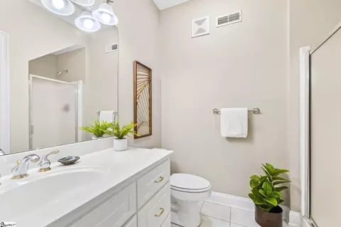 Bath - 210 Steadman Way, Greer, SC 29650 photo 4 of 7