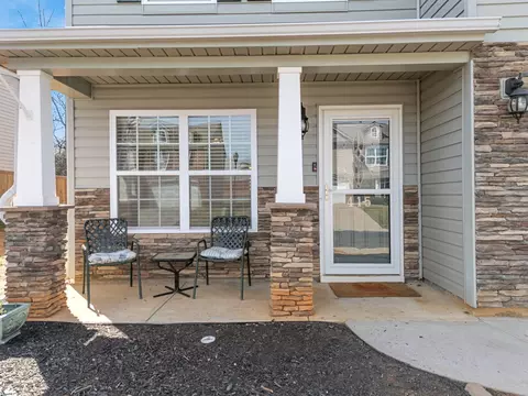 Exterior - 415 Victory Ln, Moore, SC 29369 photo 5 of 10