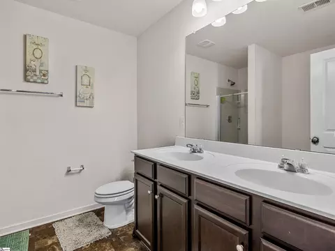Bath - 415 Victory Ln, Moore, SC 29369 photo 2 of 5